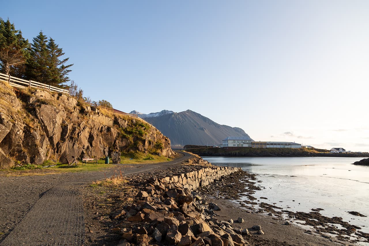 Húsafell 3, verslunar- og þjónustulóð við Kaldadalsveg, breyting á deiliskipulagi.