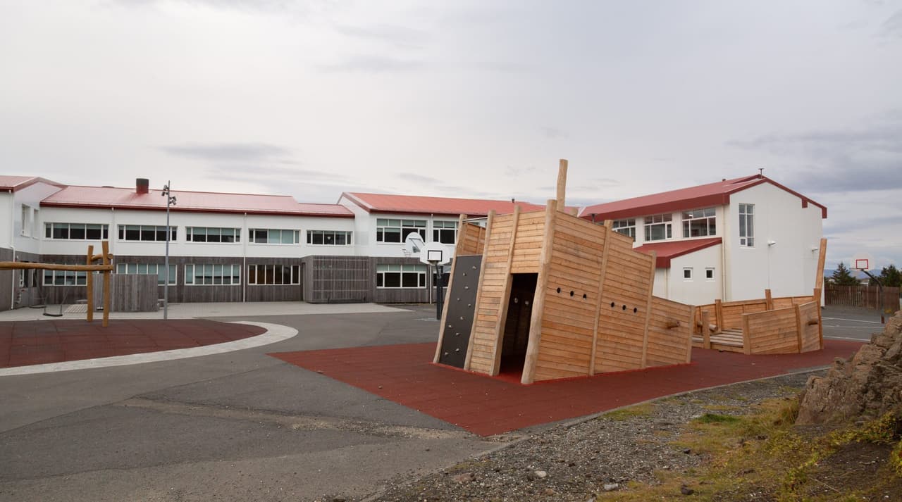 Tilkynning frá Grunnskólanum í Borgarnesi vegna árshátíðar.
